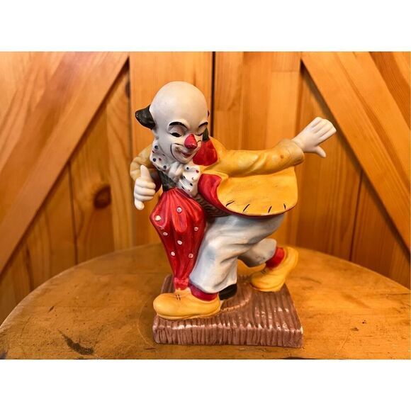 Clown Skating Pose 7" Rice Collectible Figurine - Picture 1 of 6